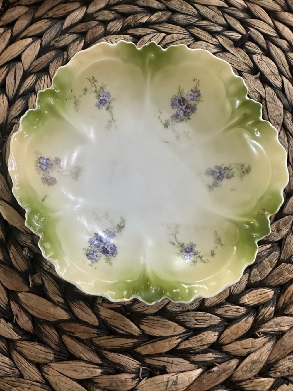 Green and White Floral Scalloped Serving Bowl